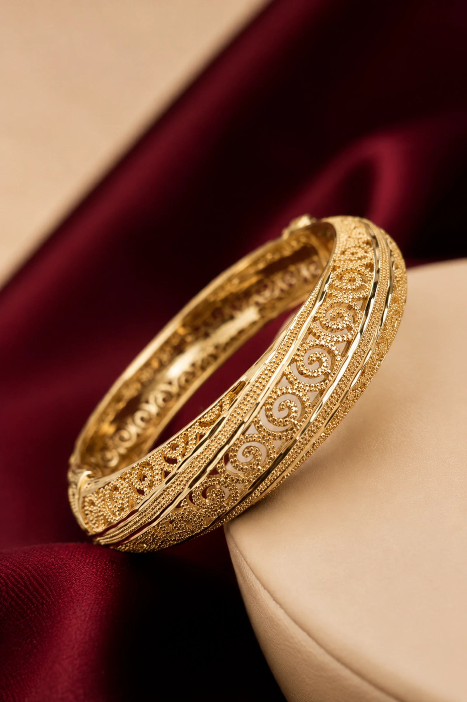 Pulsera Marroquí chapada oro 5,7cm diámetro
